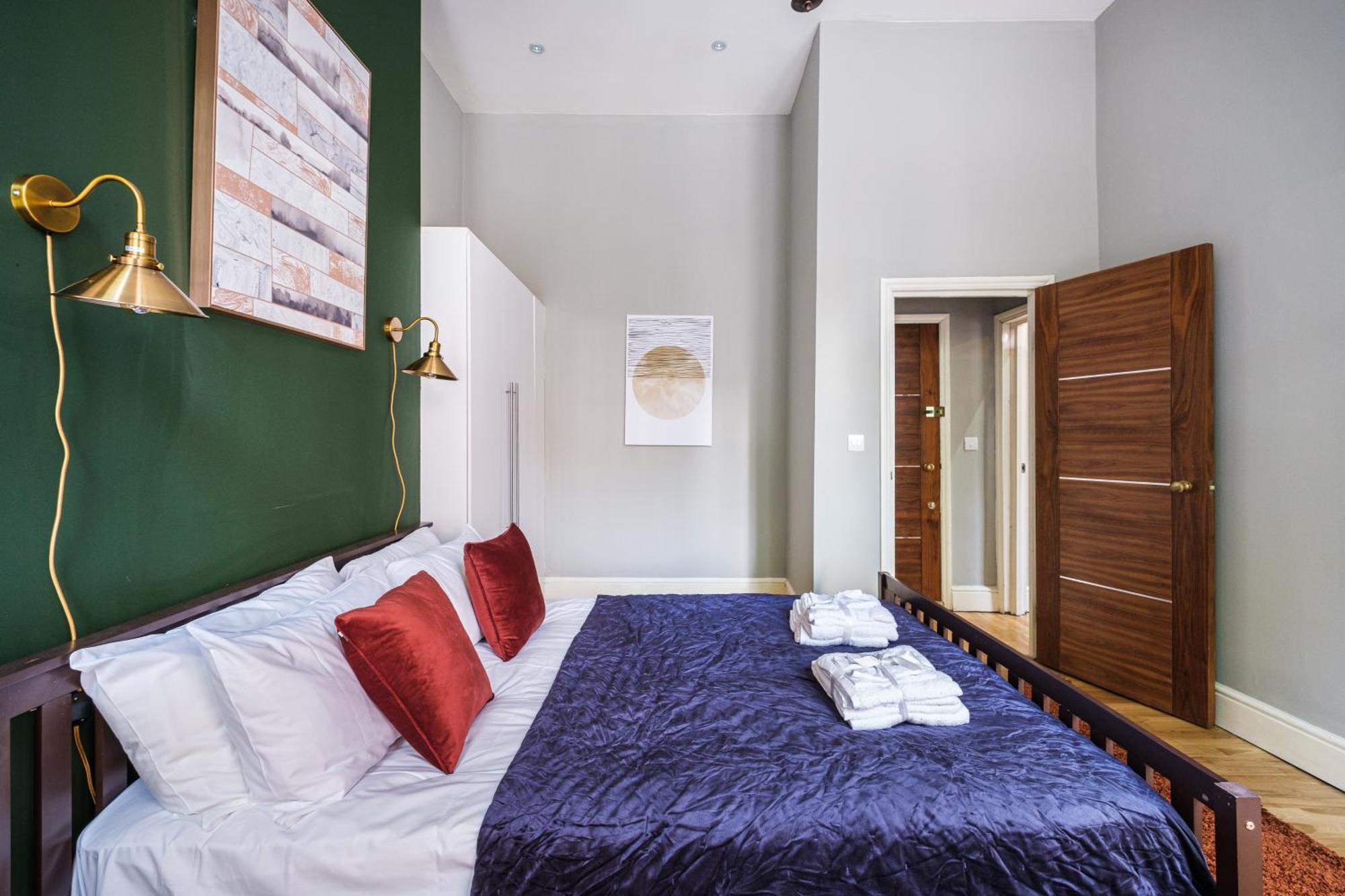 Sunny Corner Apartment In Center Of London Bagian luar foto